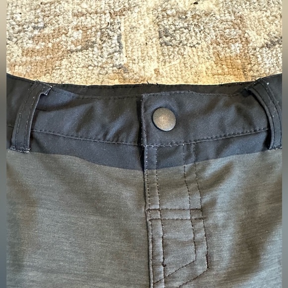 Boys grey snap front adjustable waist band shorts by art class. 4 - Picture 3 of 6